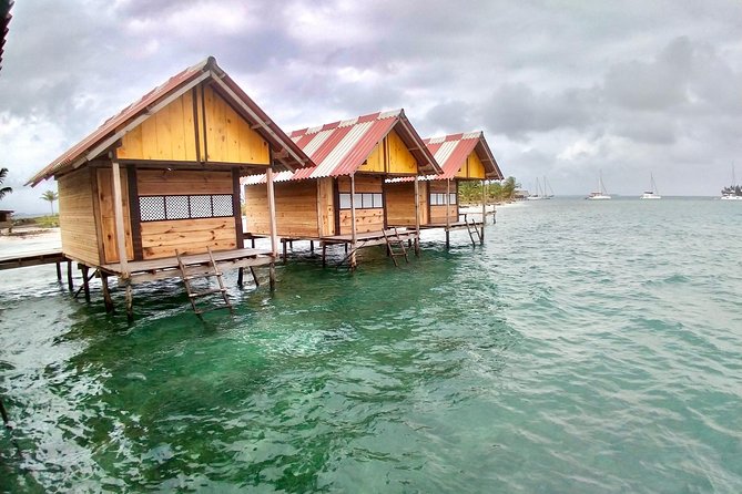 2D/1N – Private Over-Water Cabin in San Blas Islands PLUS Day Tour