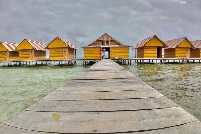 4D/3N – Private OVER-WATER Cabin in San Blas Islands PLUS Boat Tour