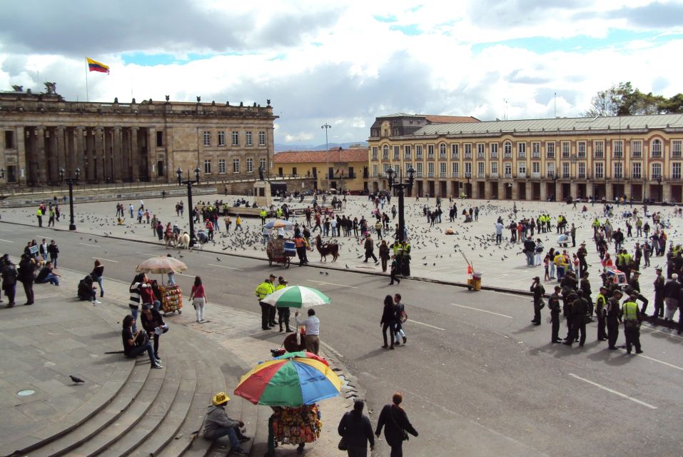 Bogotá: Private Candelaria Walking Tour With Gold Museum