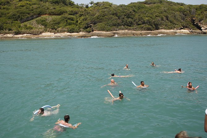 Búzios Full Day: Boat and Trolley Tour With Lunch From Cabo Frio