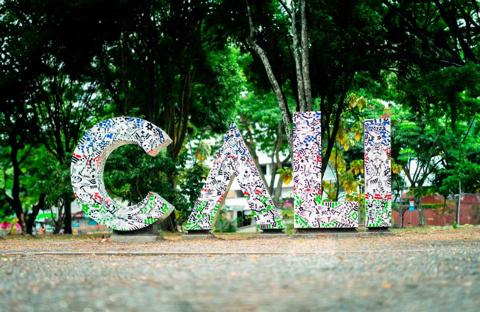 Cali: Walking Tour of the Historic Center