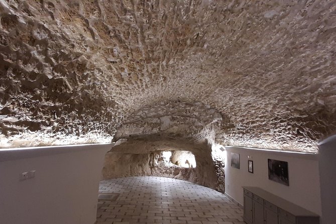 Caves of the Ancient Granary and Aromatario Route