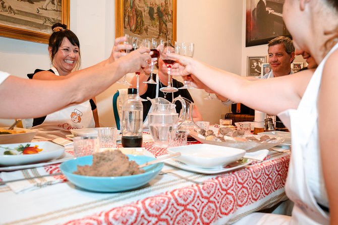 Cesarine: Typical Dining & Cooking Demo at Locals Home in Siena