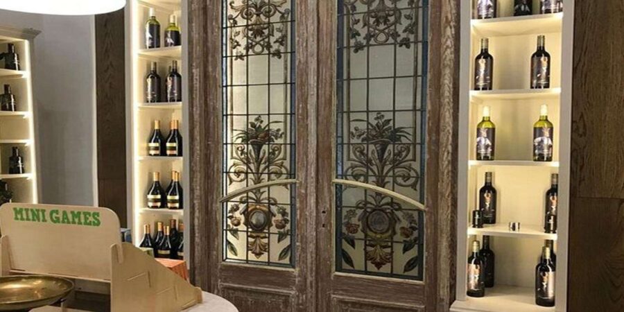 Cheetah Outreach and Award-Winning Winelands Full Day Tour