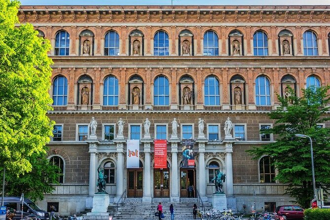 Historical Hitler Walking Tour of Vienna