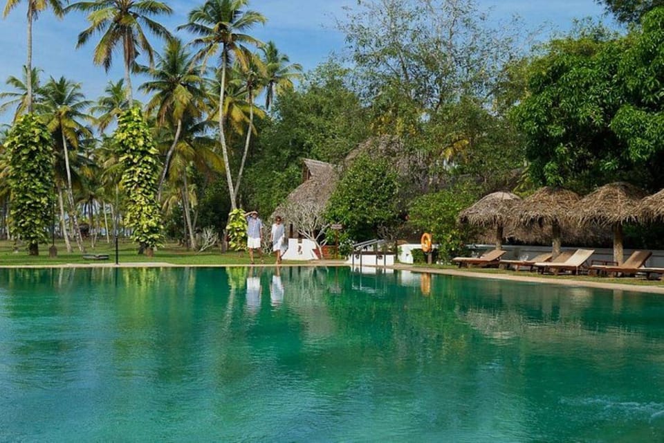 Kumarakom Backwater Houseboat Cruise Tour (03 Days)