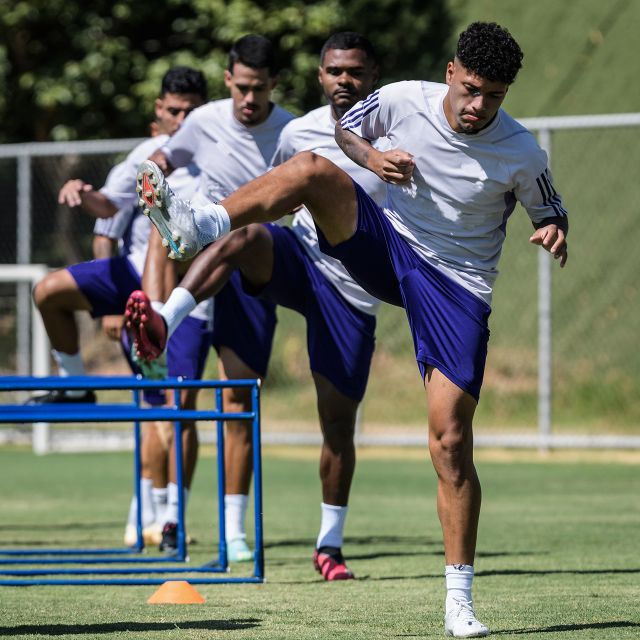 Live as a Pro Football Player in Brazil – Nity Sporting