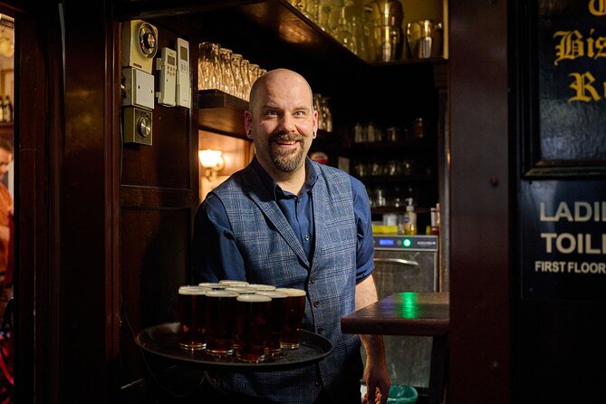 London Historical Pub Tour: Traditional British Food & Ales