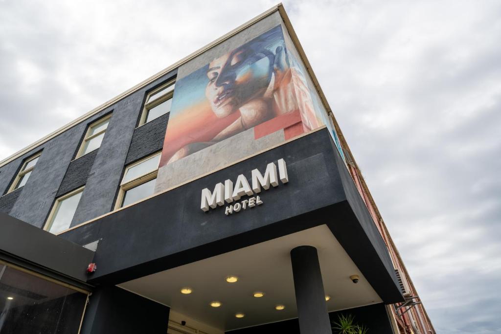 Miami Hotel Melbourne Review
