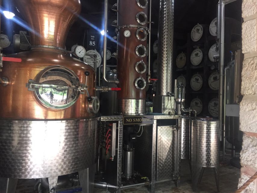 Monkey Feeding & Historic Sugar Plantation & Rum Distillery
