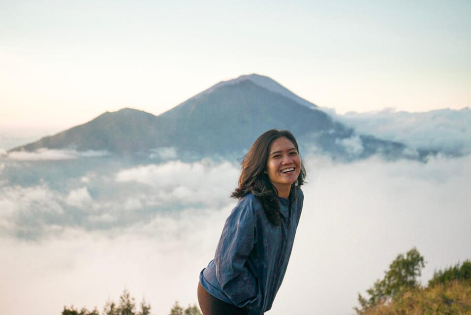 MOUNT BATUR TREKKING MEET AT THE STARTING POINT