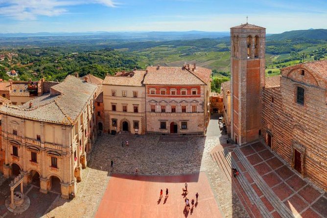 Private Montalcino and Pienza Tour From Siena