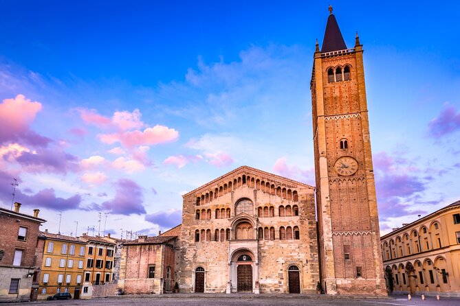 Semi-private Parma Tour of City Highlights by Night