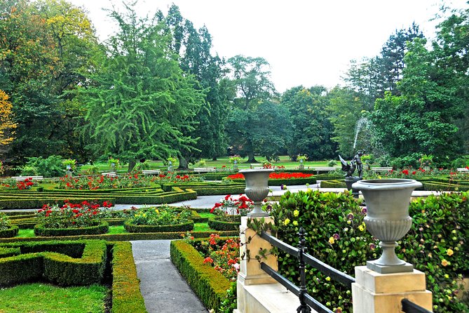 Skip-the-Line Wilanow Palace and Gardens Private Guided Tour