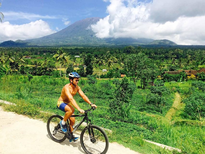 Ubud: Downhill Cycling Tour With Lunch and Hotel Transfer