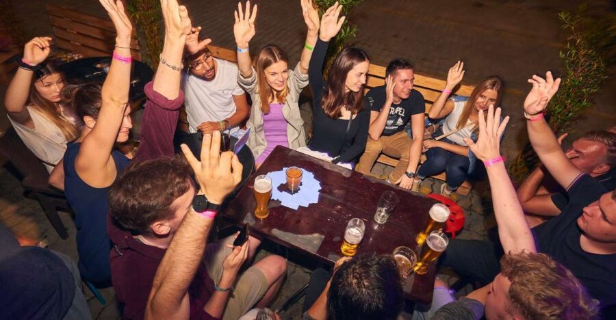 Warsaw: Pub Crawl With 1-Hour Open Bar