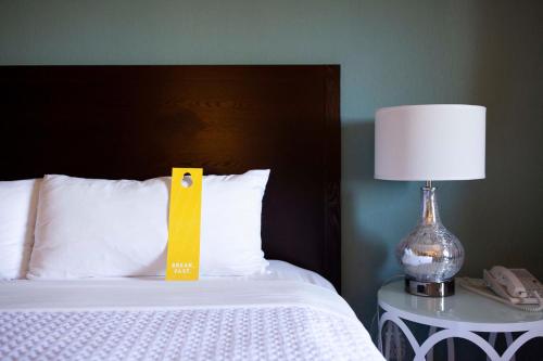 Crowne Plaza Cabana Hotel, an IHG Hotel Review