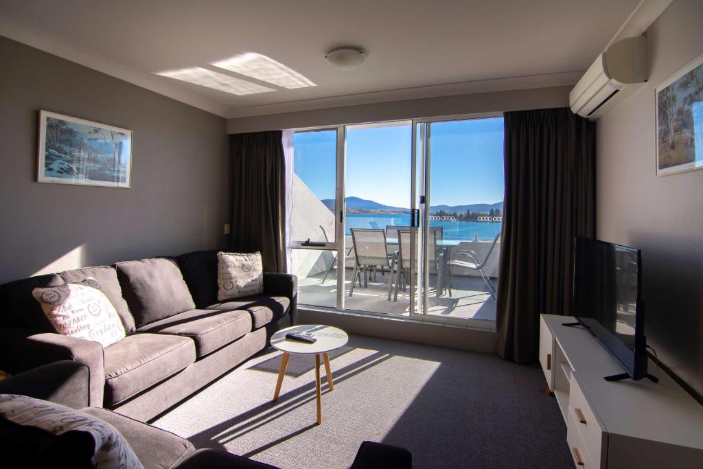 Horizons Lake Jindabyne Review