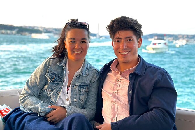 Istanbul Sunset Luxury Yacht Cruise With Snacks and Live Guide - Glowing Guest Reviews and Ratings