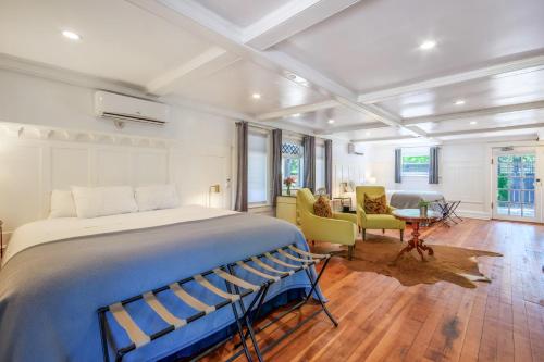 Cedar Gables Inn Review